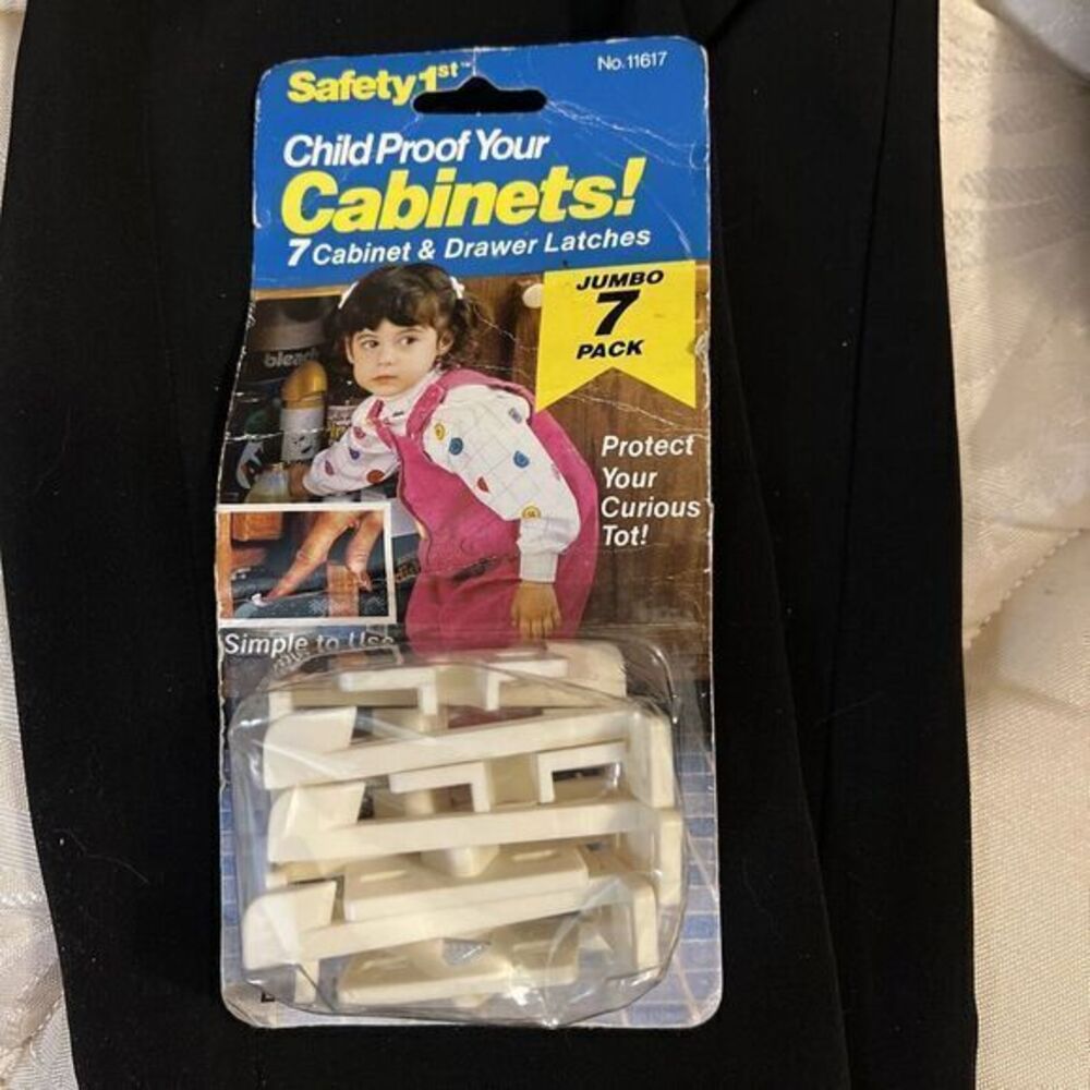 Vintage Safety‎ 1st Childproof Cabinet N Drawer Latches 7 Pack NOS 1988
